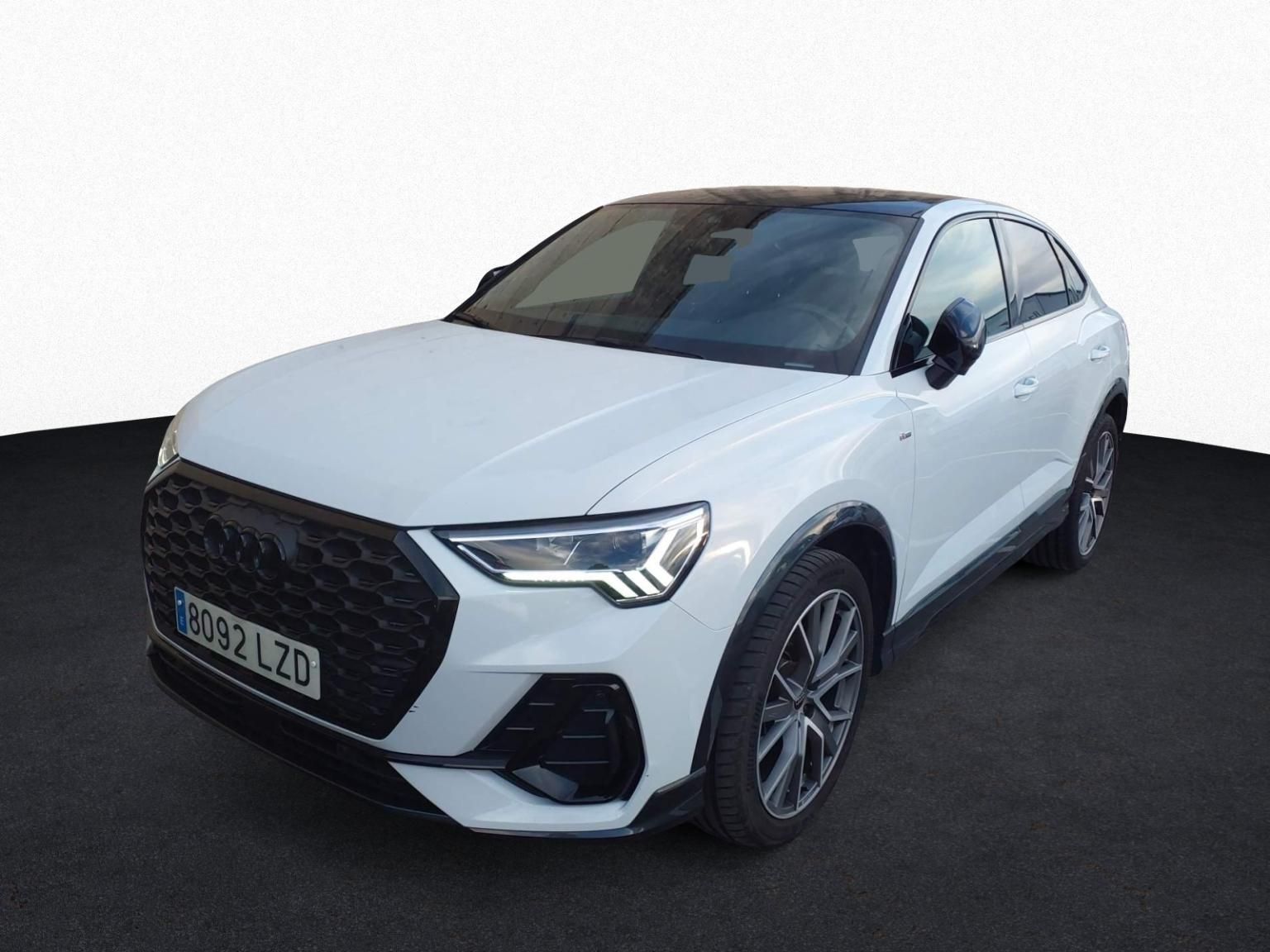 Renting AUDI Q3 SPORTBACK 35 TFSI 110kW(150CV) S tronic Black Line