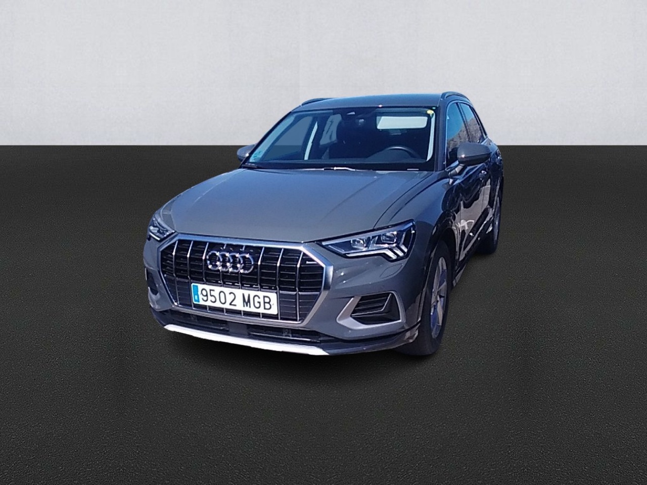 Renting AUDI Q3 Advanced 35 TFSI 110kW (150CV)