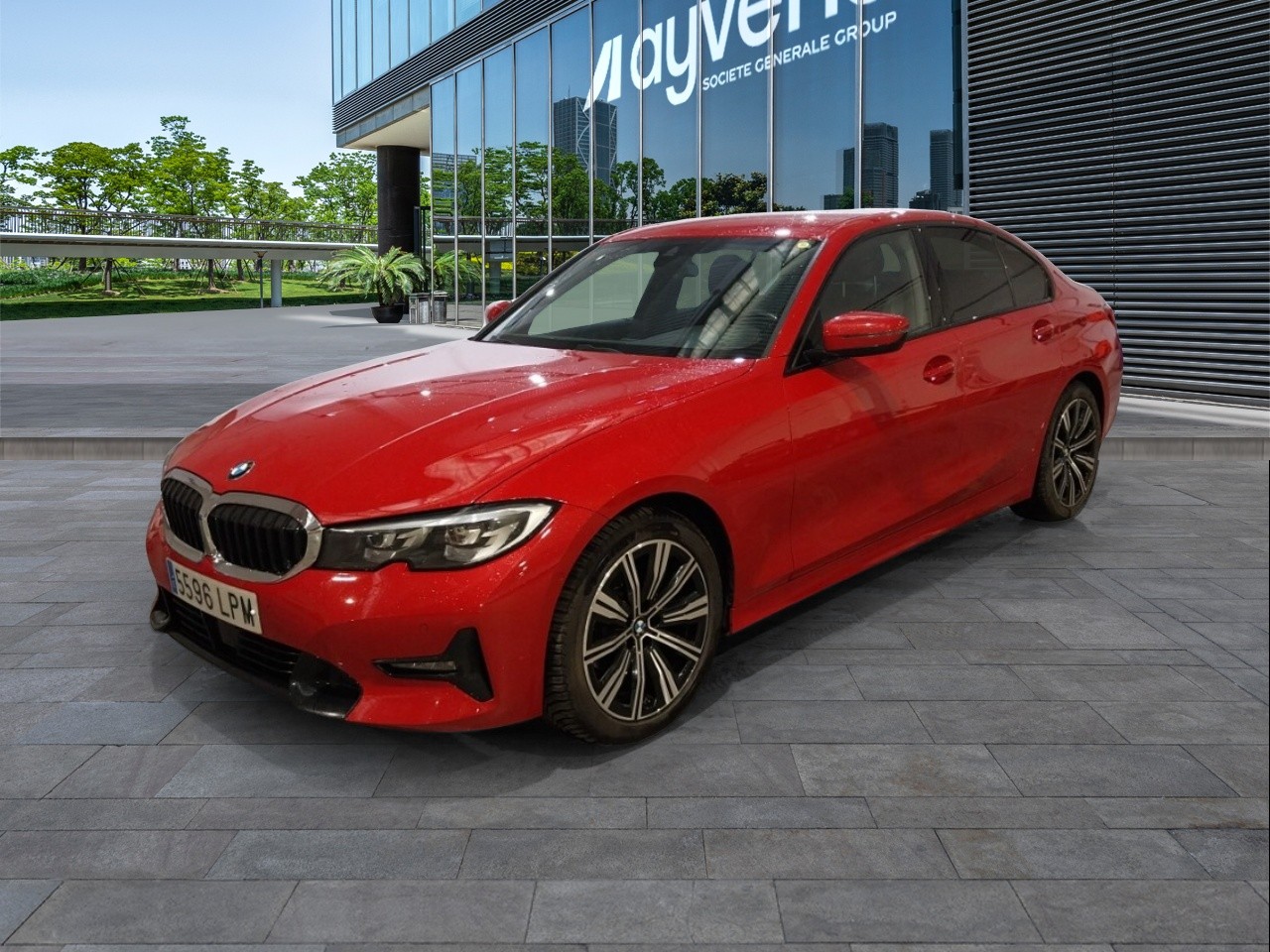Renting BMW SERIES 3 318d Auto.