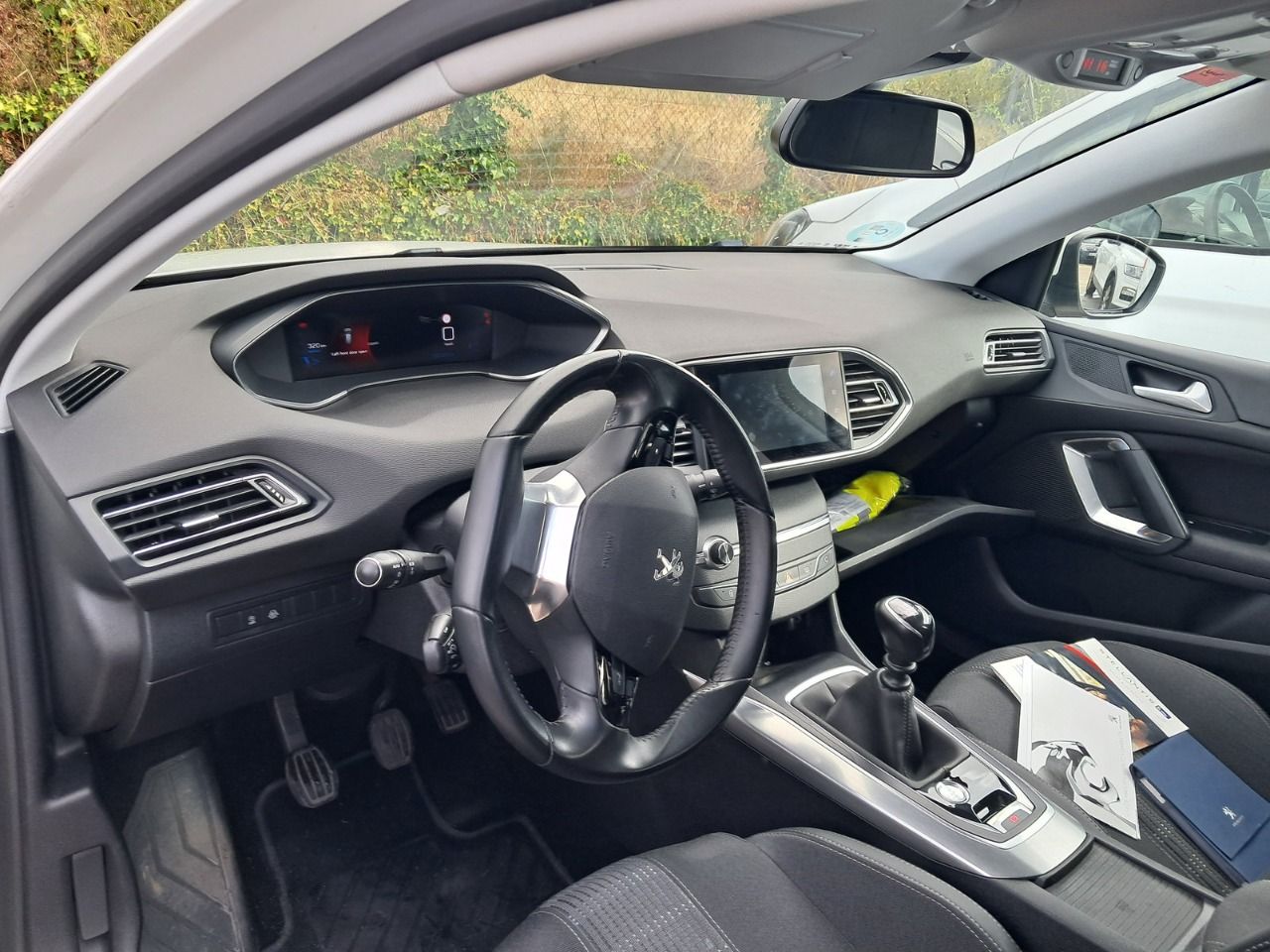 Peugeot 308 3996 LNV, foto 7 de 8, foto real
