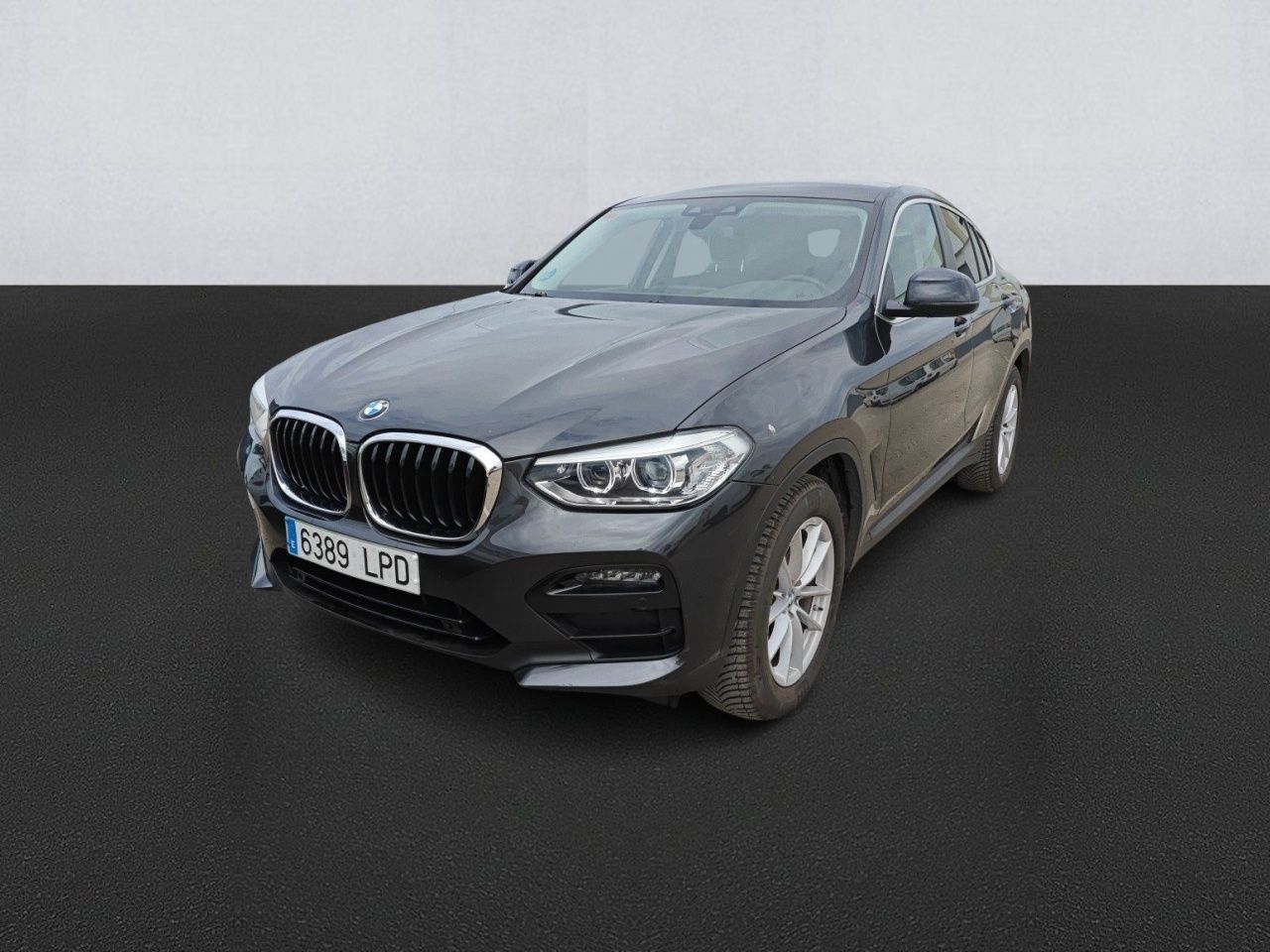 Renting BMW X4 xDrive20d