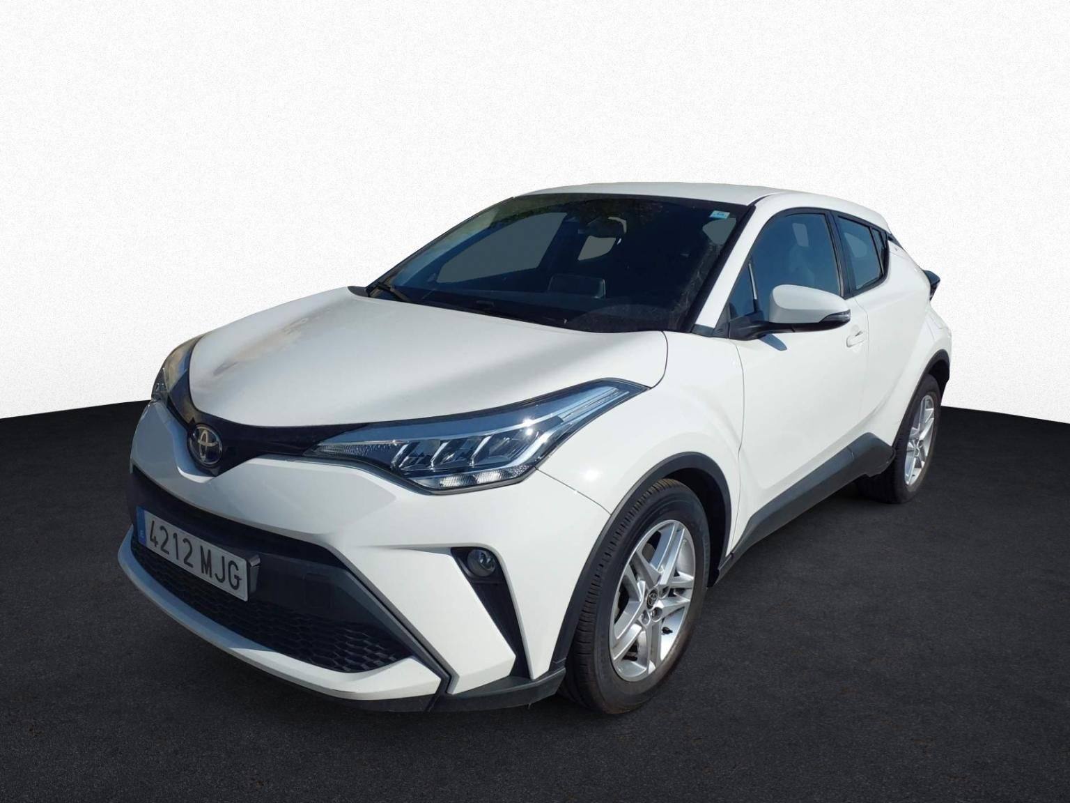Renting TOYOTA C-HR 1.8 125H Aire