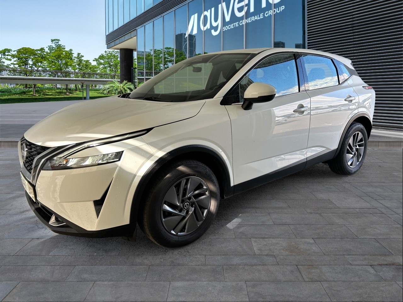 Renting NISSAN QASHQAI DIG-T 103kW (140CV) mHEV 4x2 Acenta