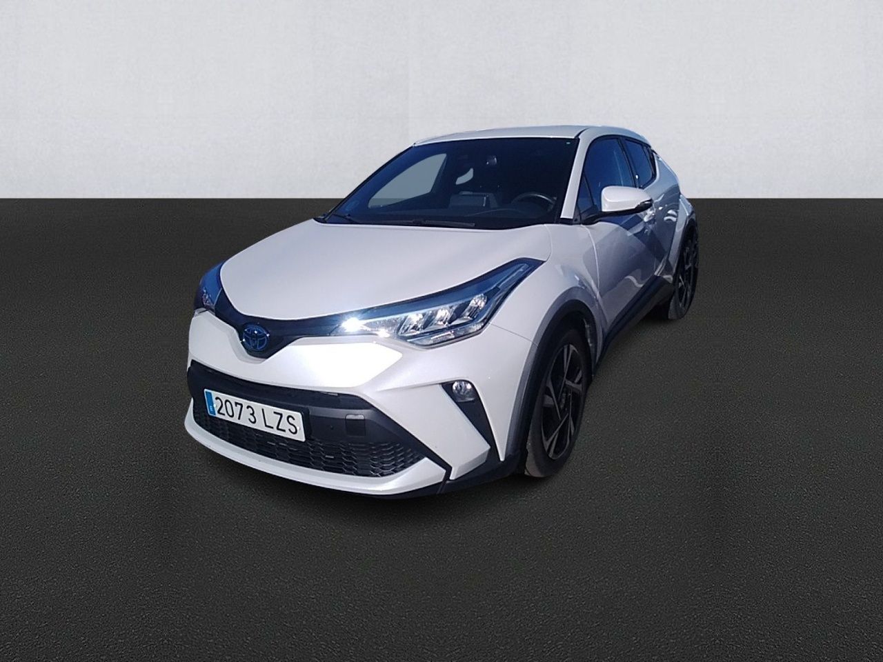 Renting TOYOTA C-HR 1.8 125H Advance