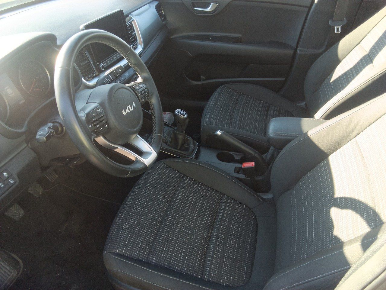 Kia Stonic 5563 MJC, foto 7 de 8, foto real