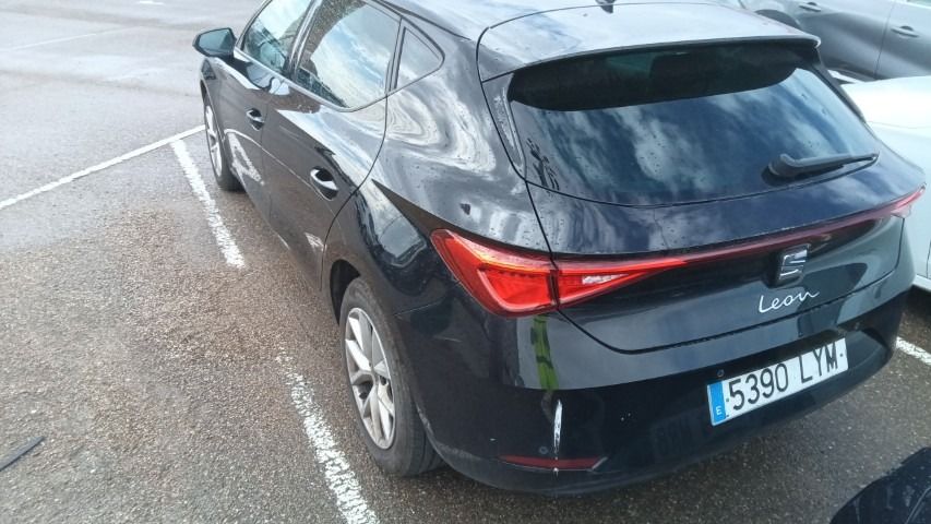 Seat León 5390 LYM, foto 6 de 8, foto real