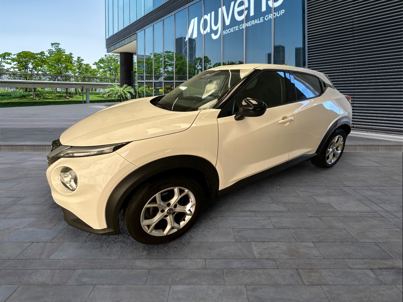 Renting NISSAN JUKE DIG-T 84 kW (114 CV) 6M/T Acenta