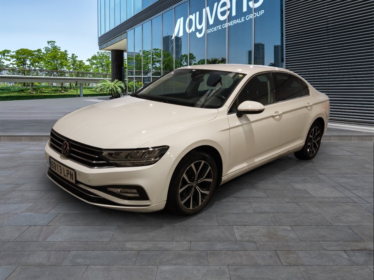Renting VOLKSWAGEN PASSAT Executive 2.0 TDI 110kW (150CV) DSG