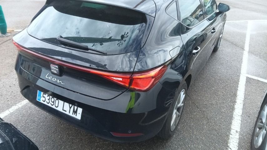 Seat León 5390 LYM, foto 4 de 8, foto real