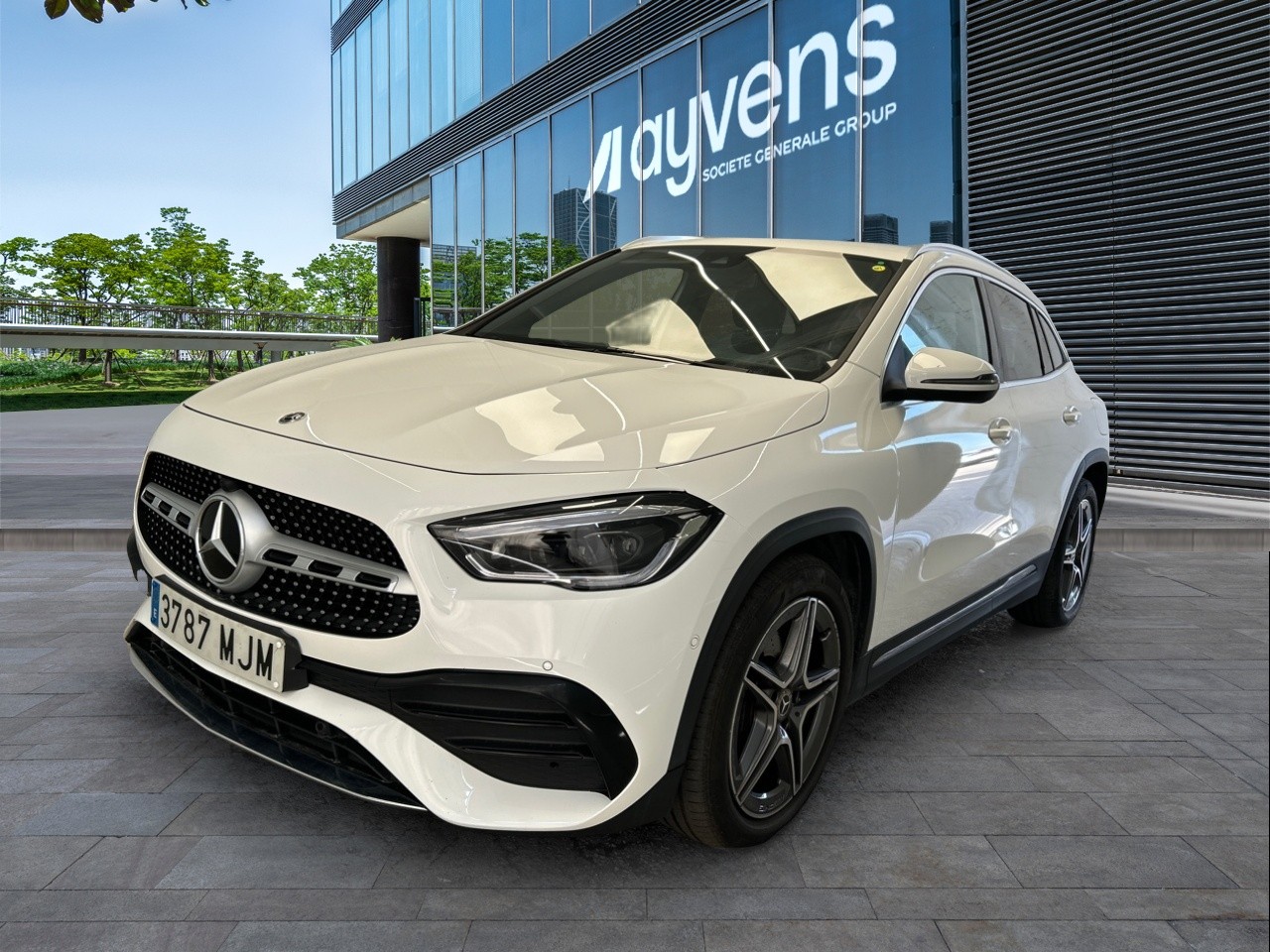 Renting MERCEDES GLA GLA 200 D
