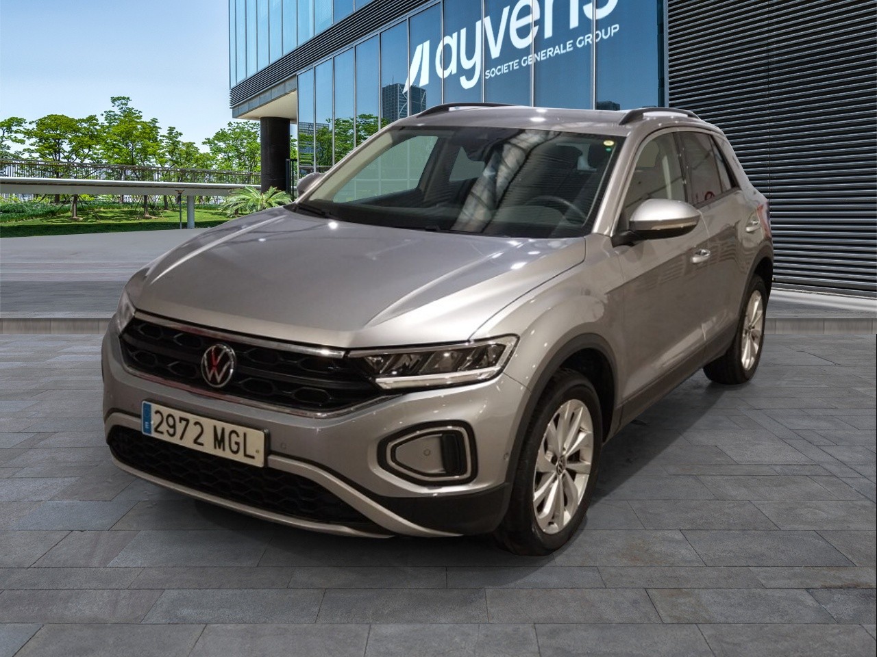 Renting VOLKSWAGEN T-ROC Life 2.0 TDI 85kW (115CV)