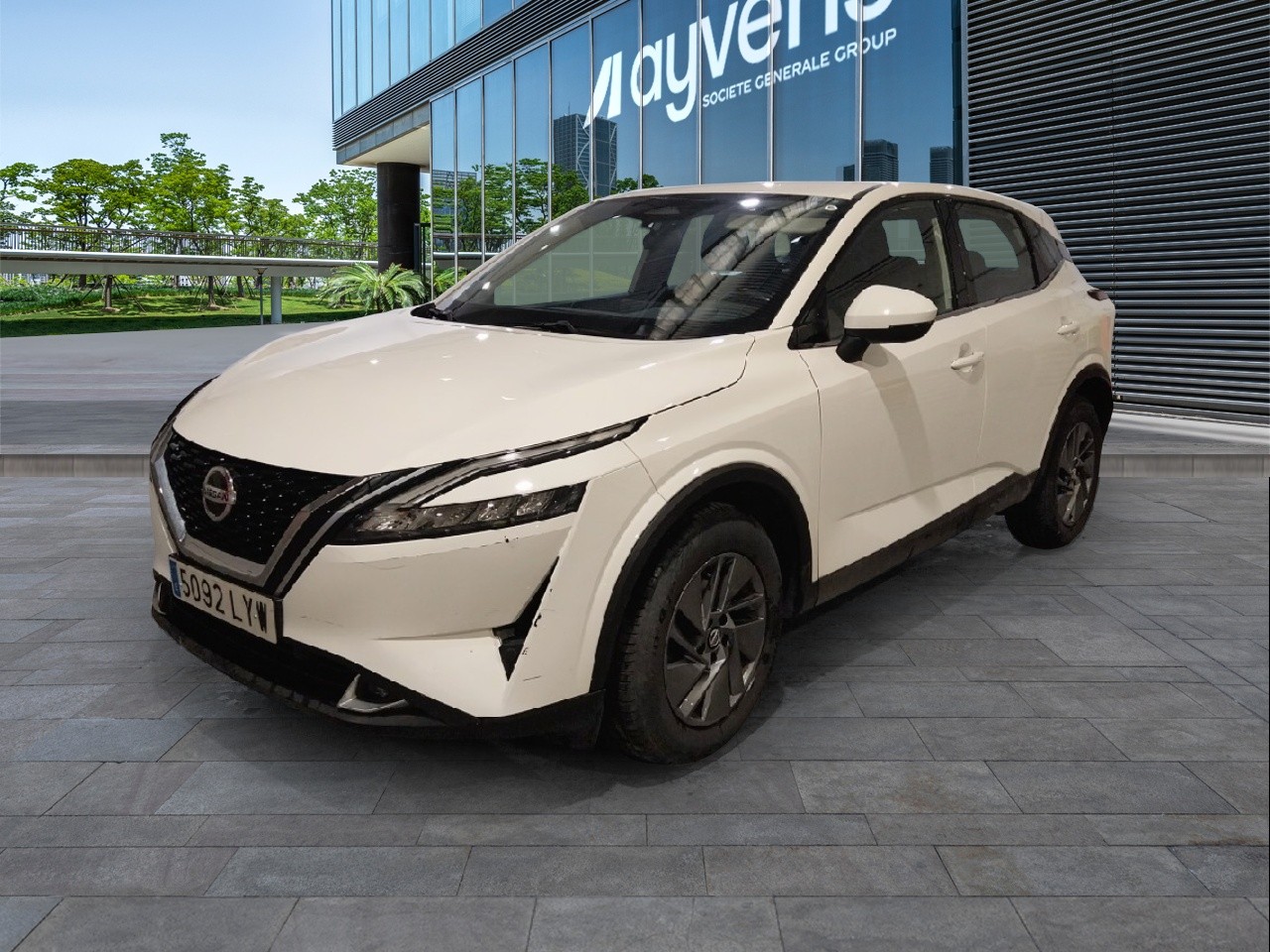 Renting NISSAN QASHQAI DIG-T 103kW (140CV) mHEV 4x2 Acenta