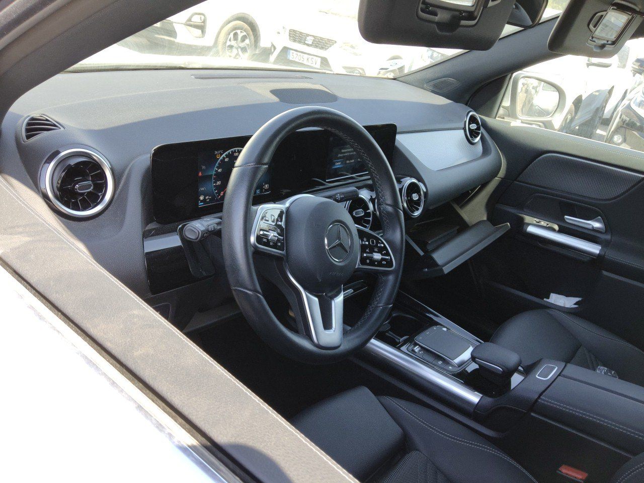 Mercedes GLA 2015 MFR, foto 7 de 8, foto real