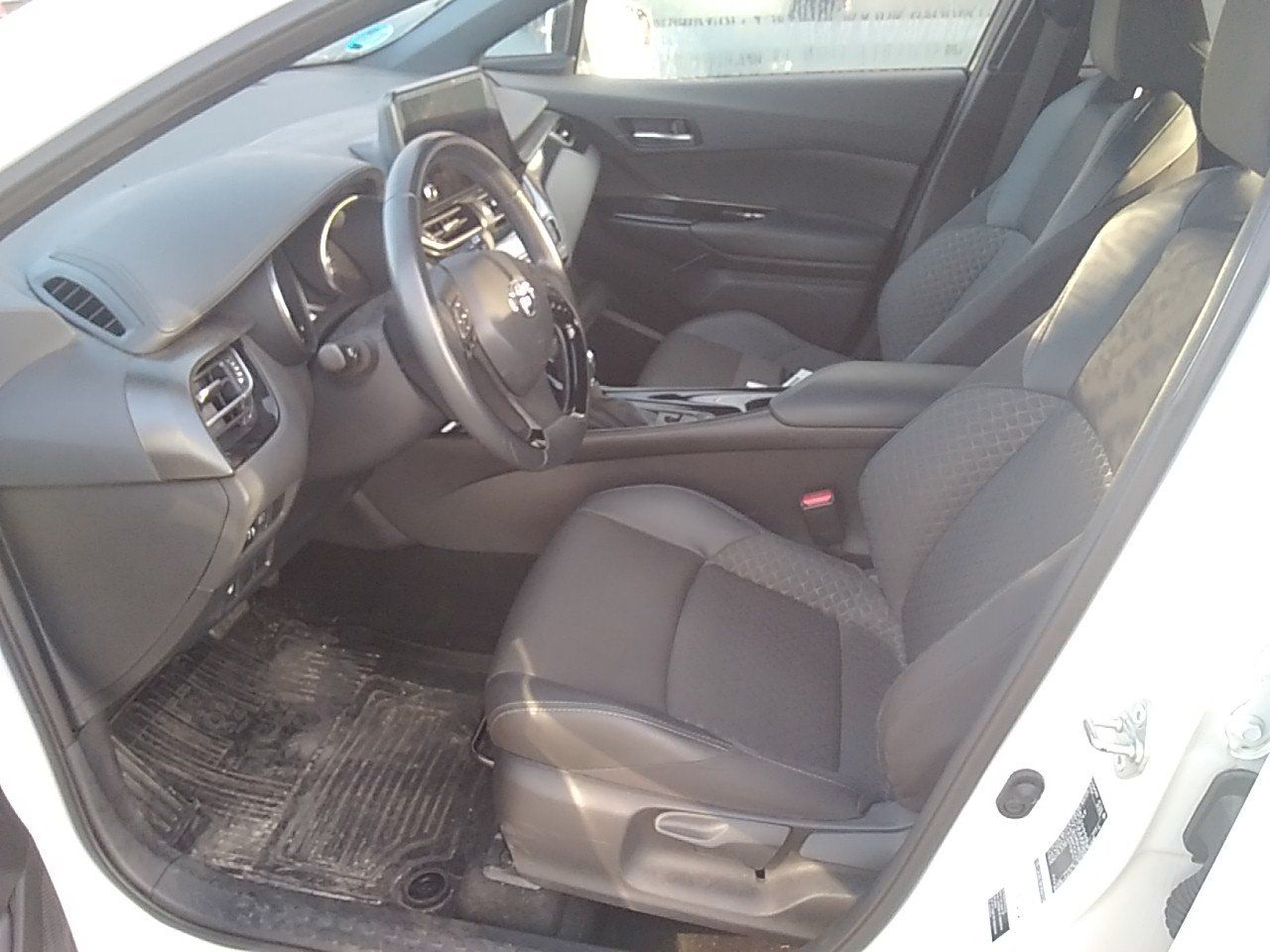 Toyota C-HR 0953 MBY, foto 7 de 8, foto real
