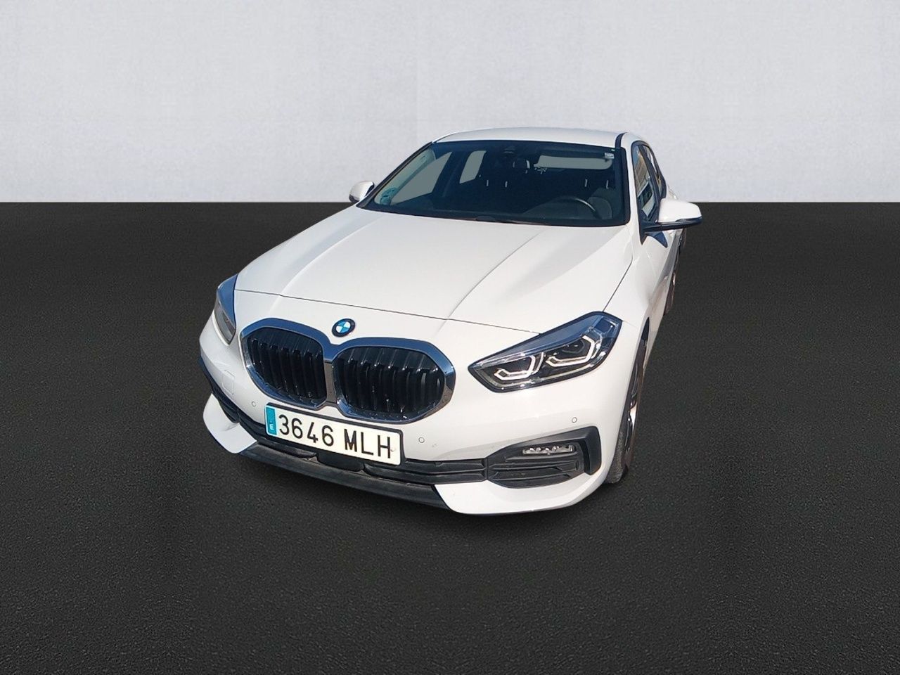 Renting BMW SERIES 1 116d
