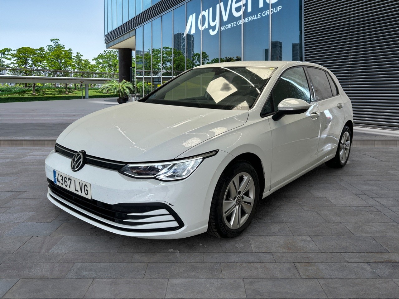 Renting VOLKSWAGEN GOLF Life 1.0 eTSI 81kW (110CV) DSG
