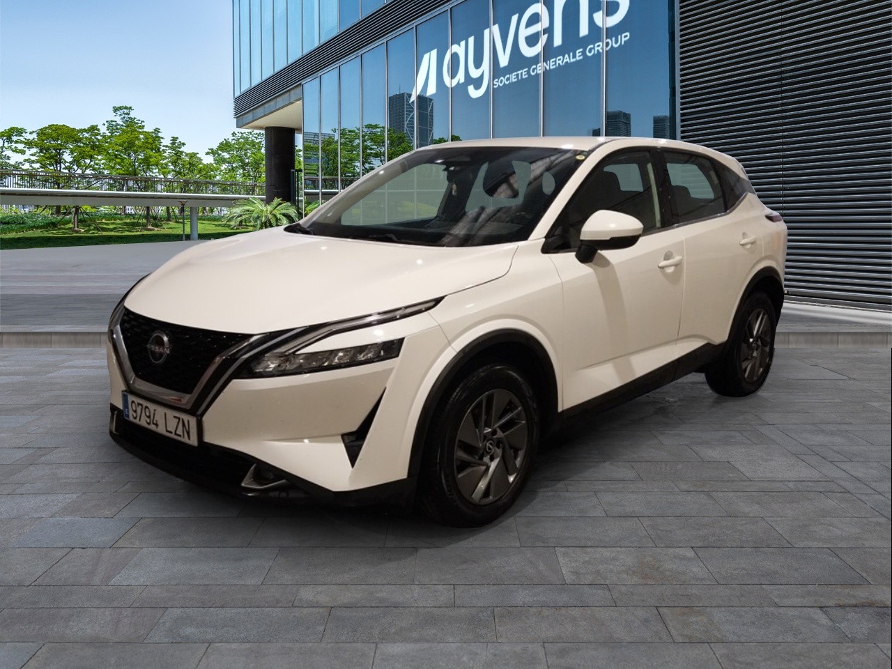 Renting NISSAN QASHQAI DIG-T 103kW (140CV) mHEV 4x2 Acenta