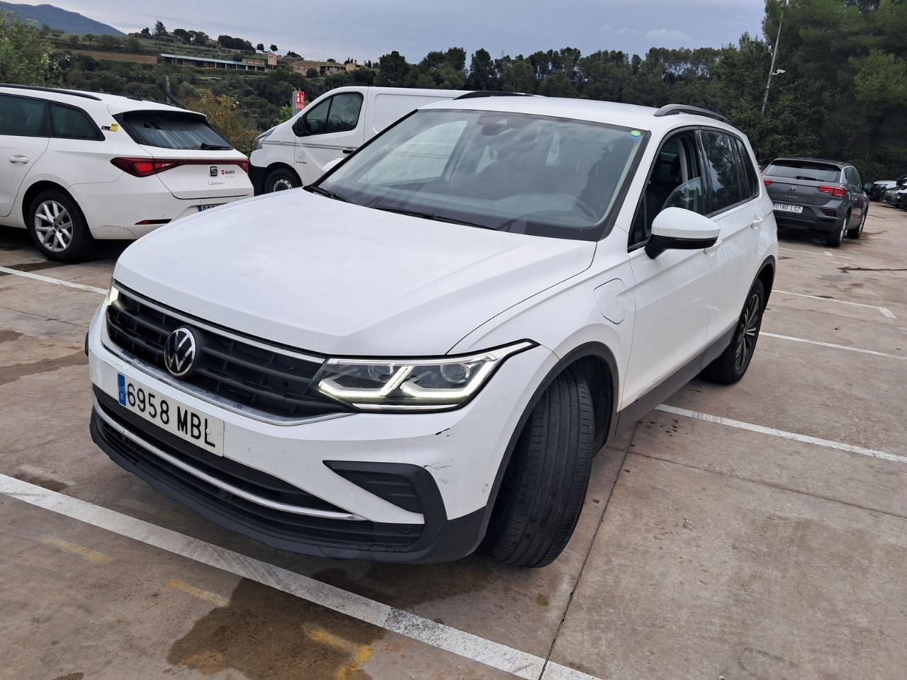 Volkswagen Tiguan 6958 MBL, foto 1 de 8, foto real