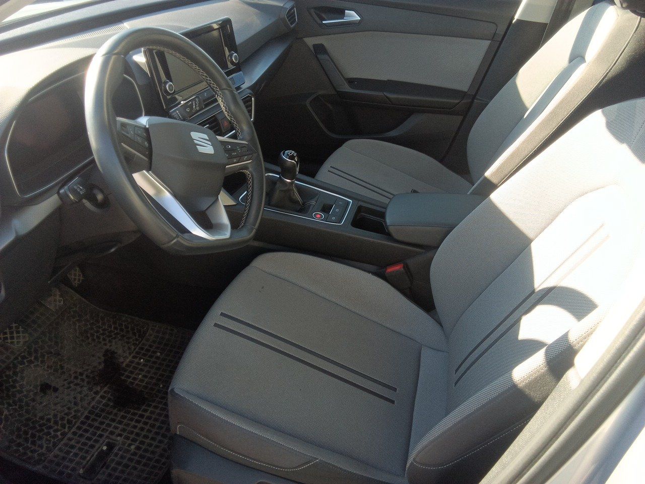 Seat León 5406 LYM, foto 7 de 8, foto real