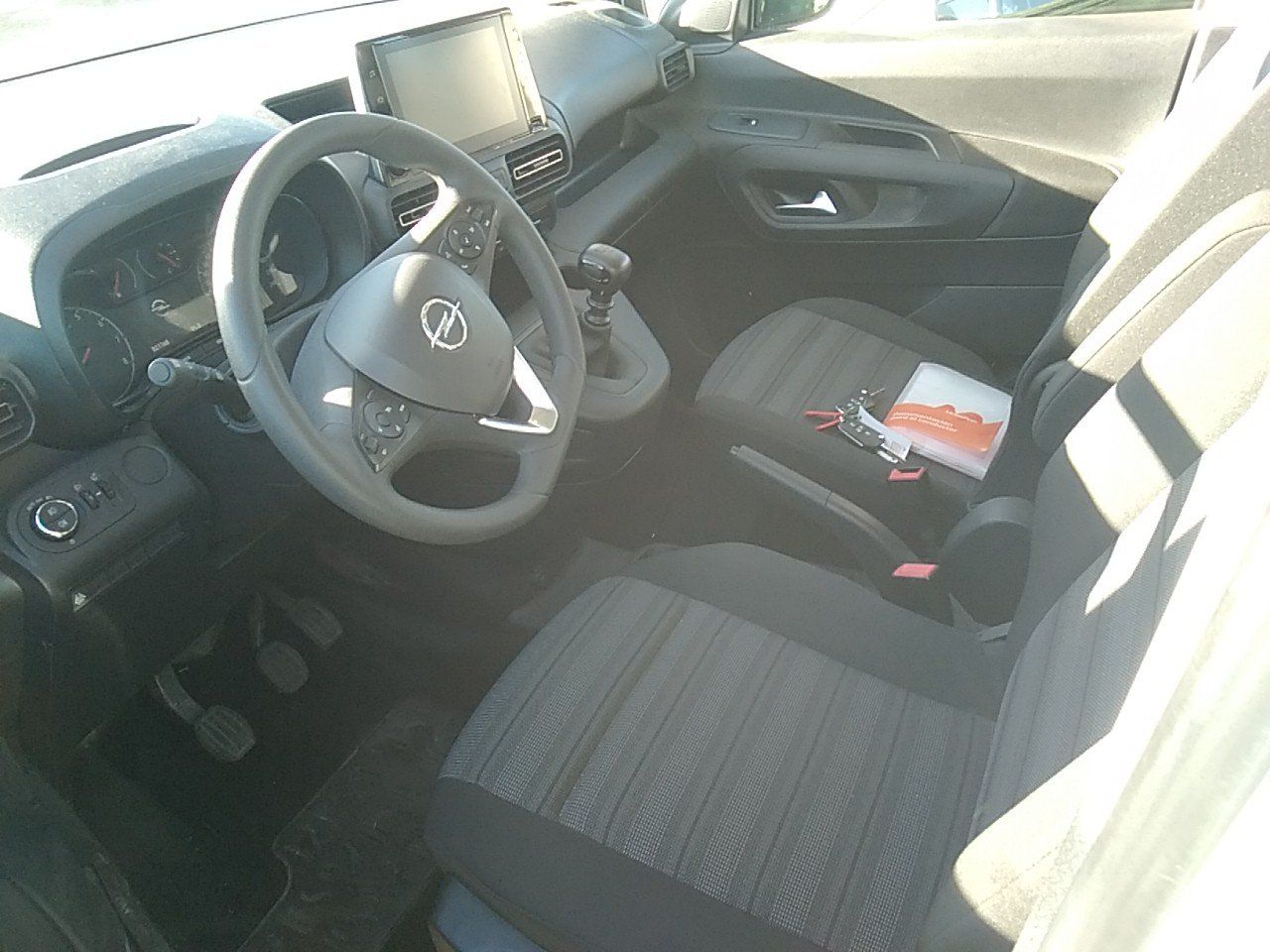 Opel Combo 4926 MFD, foto 7 de 8, foto real