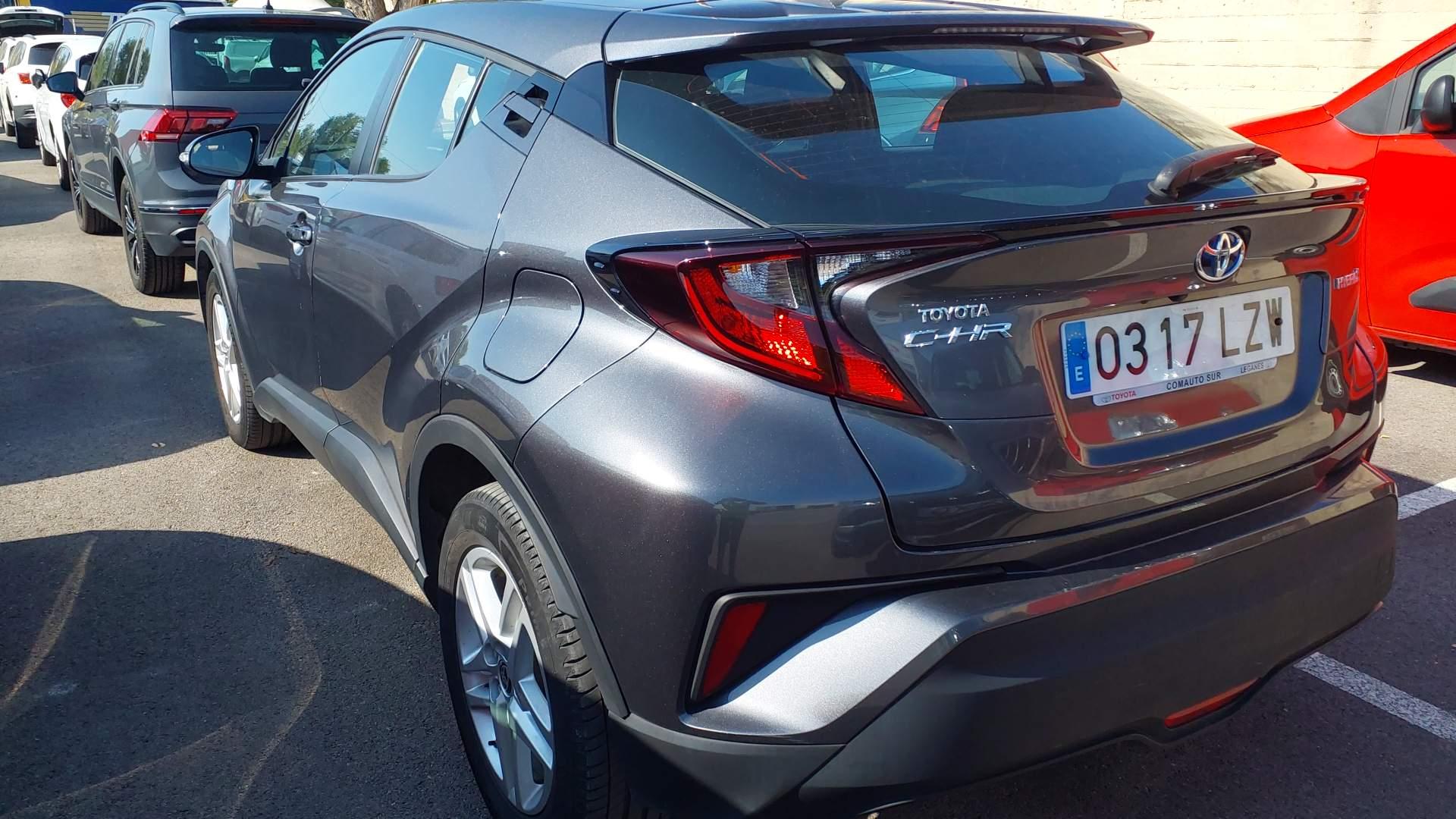 Toyota C-HR 0317 LZW, foto 2 de 8, foto real