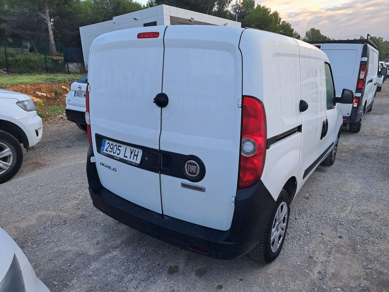 Fiat Doblò Cargo 2905 LYH, foto 4 de 8, foto real