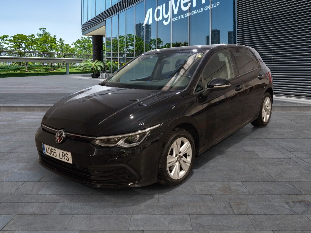 Renting VOLKSWAGEN GOLF Life 2.0 TDI 85kW (115CV)