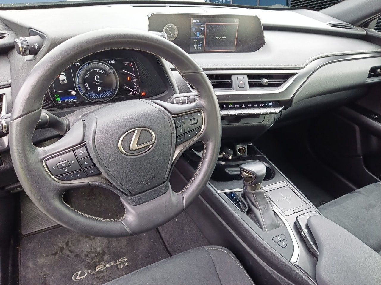 Lexus UX 9817 LZZ, foto 7 de 7, foto real