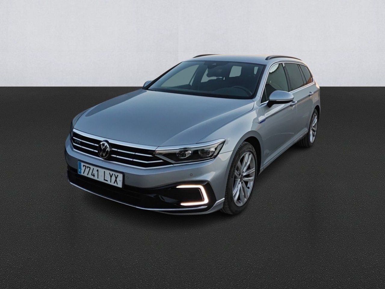 Volkswagen Passat 7741 LYX, foto 1 de 8, foto real