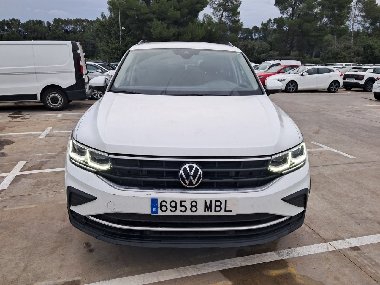 Volkswagen Tiguan 6958 MBL, foto 2 de 8, foto real