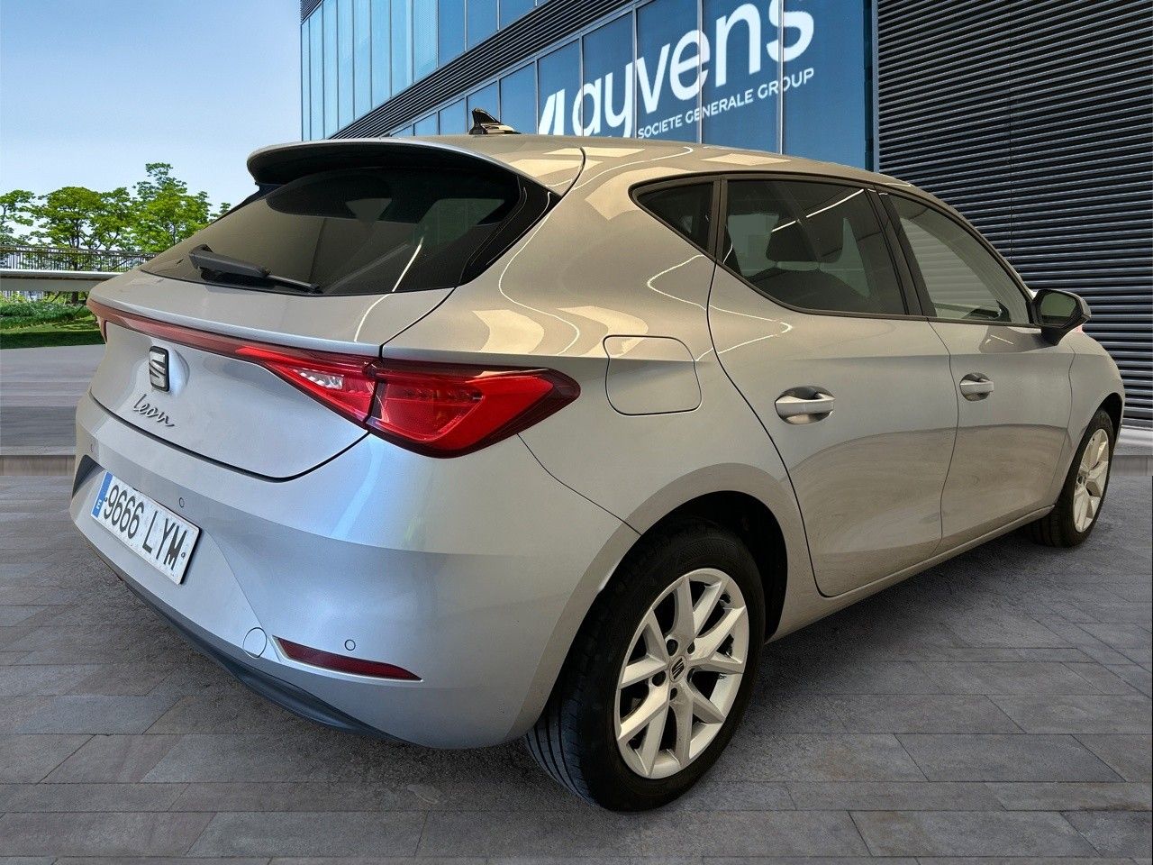Seat León 9666 LYM, foto 4 de 7, foto real