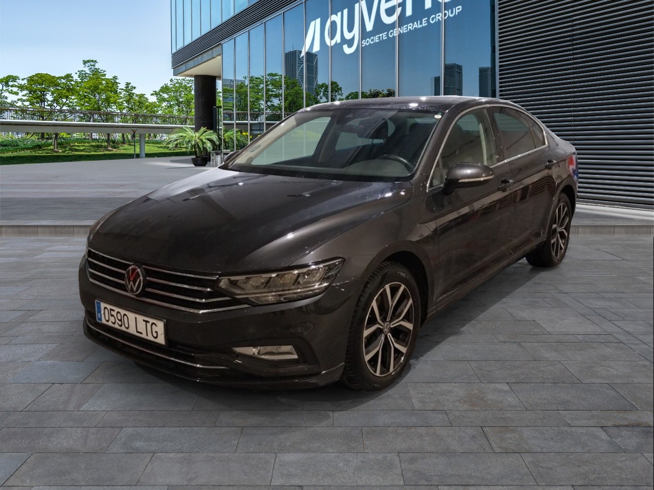 Renting VOLKSWAGEN PASSAT Executive 2.0 TDI 110kW (150CV)