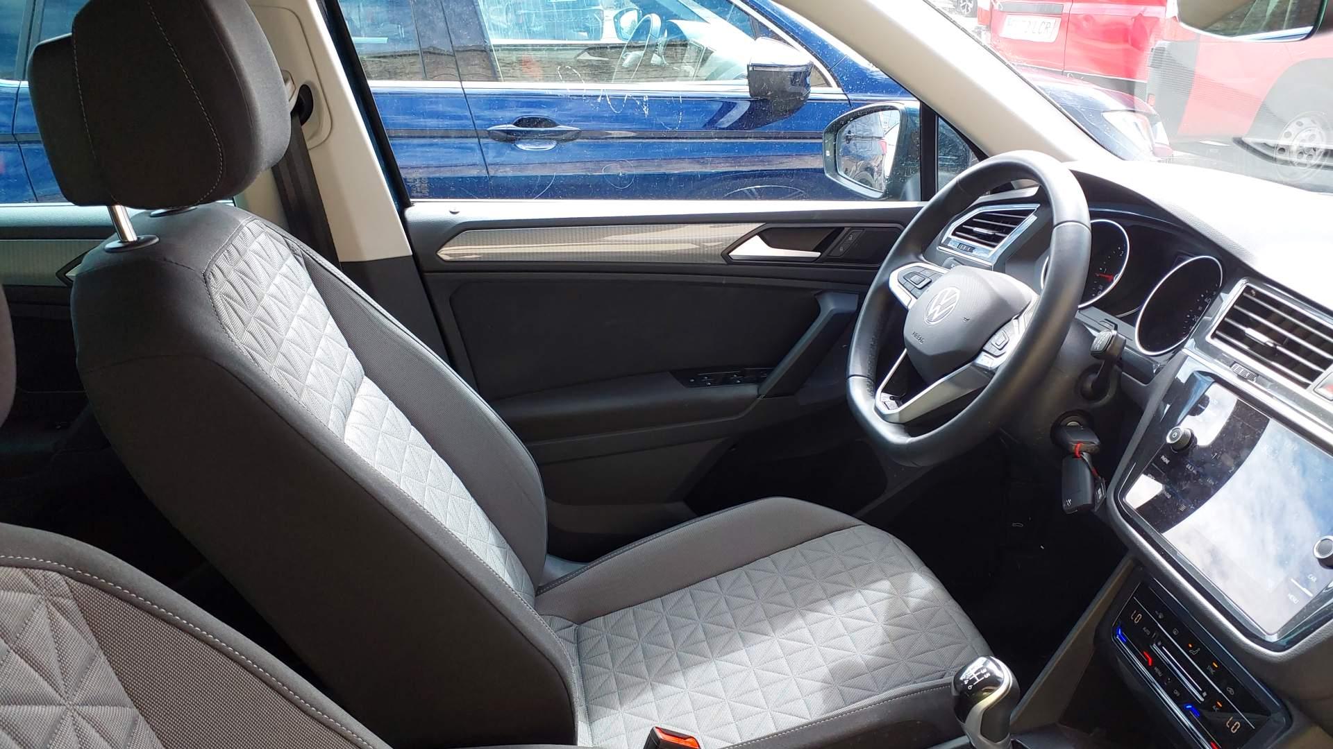 Volkswagen Tiguan 6630 MMS, foto 5 de 8, foto real