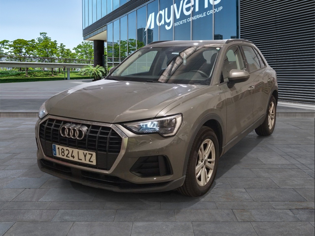 Renting AUDI Q3 35 TDI 110kW (150CV) S tronic