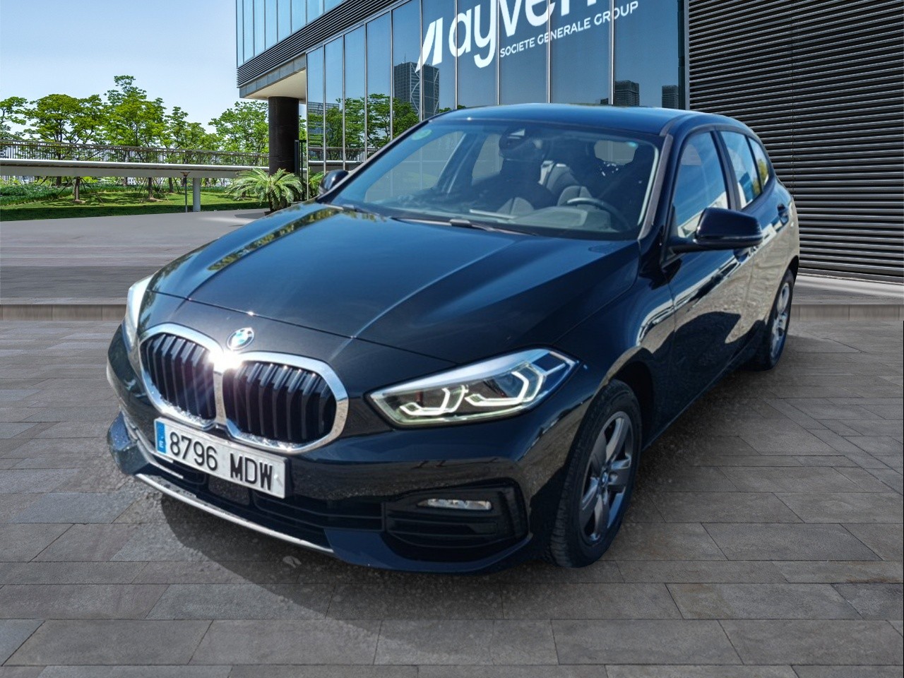 Renting BMW SERIES 1 118d