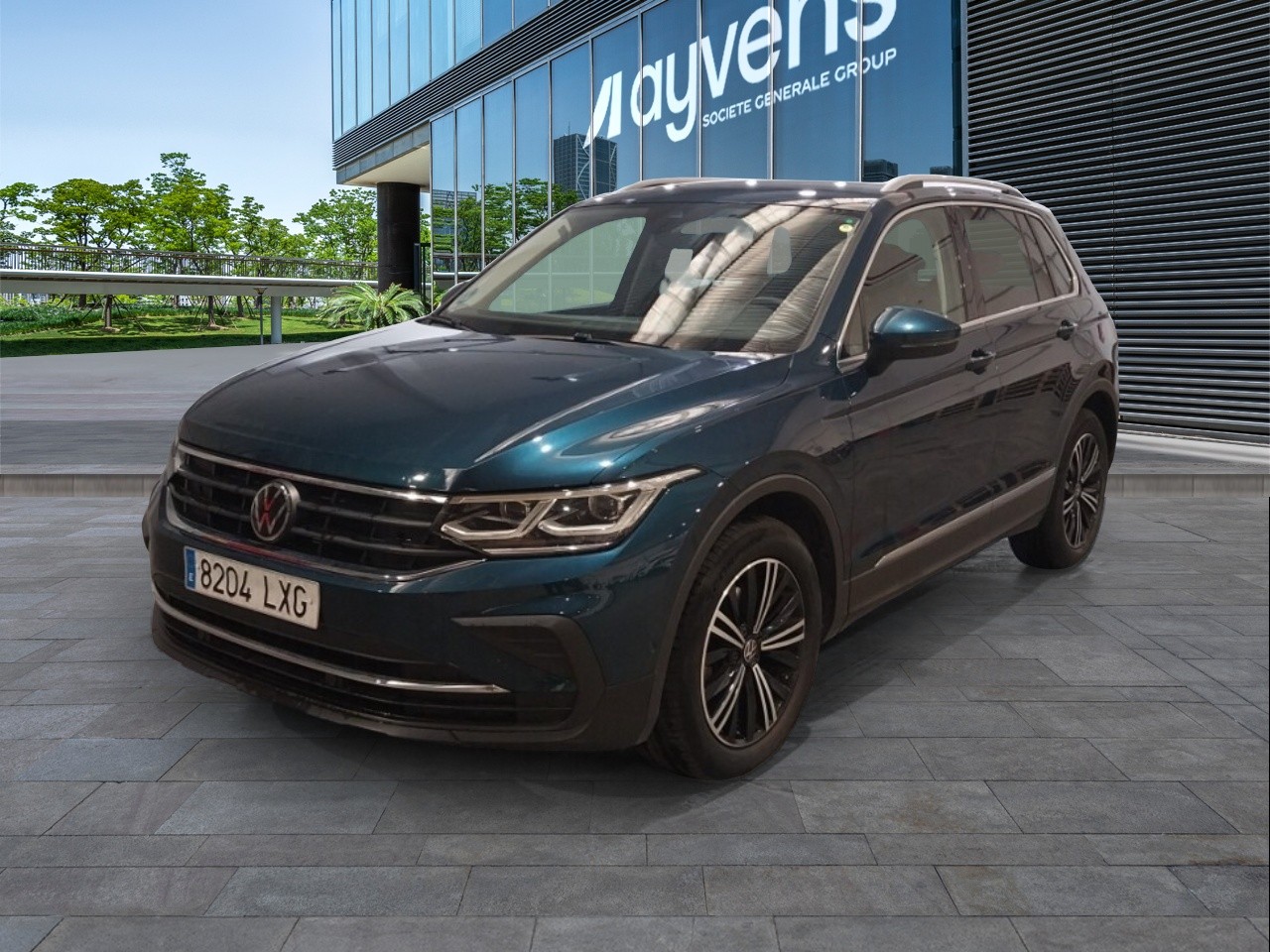 Renting VOLKSWAGEN TIGUAN Life 2.0 TDI 110kW (150CV)
